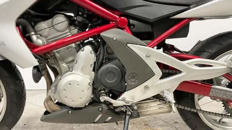 Kawasaki ER-6N (2005 - 08) (4)