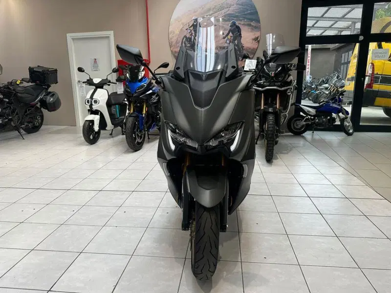 Yamaha T-Max 560 Tech Max (2020) (2)