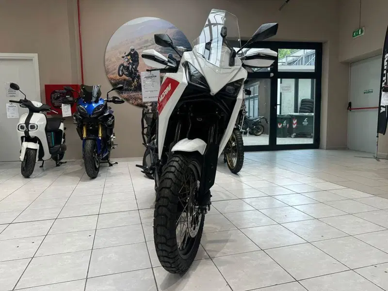 Moto Morini X-Cape 650 (2021 - 26) (2)