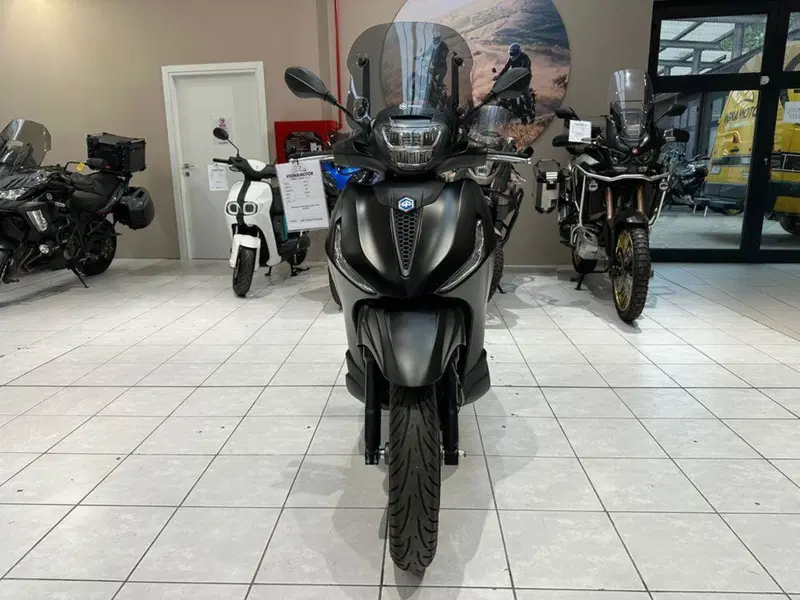 Piaggio Beverly 400 S ABS-ASR (2021 - 24) (2)