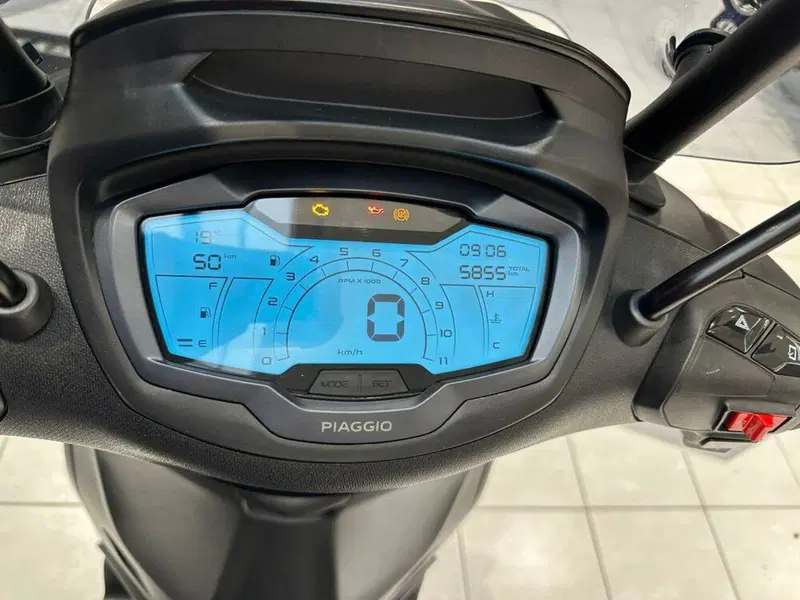 Piaggio Beverly 400 S ABS-ASR (2021 - 24) (4)