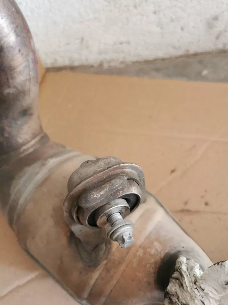 Collettore scarico bmw (2)