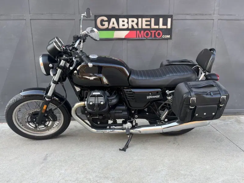 Moto Guzzi V7 III Stone (2017 - 20)