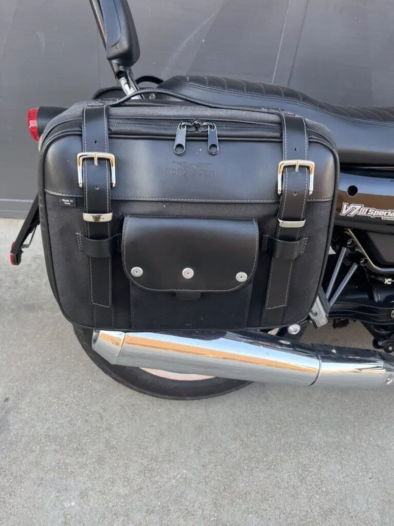 Moto Guzzi V7 III Stone (2017 - 20) (4)