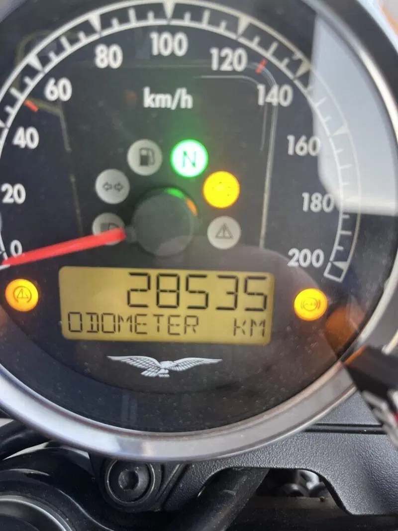 Moto Guzzi V7 III Stone (2017 - 20) (5)