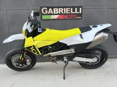 Husqvarna 701 Supermoto (2026) usata