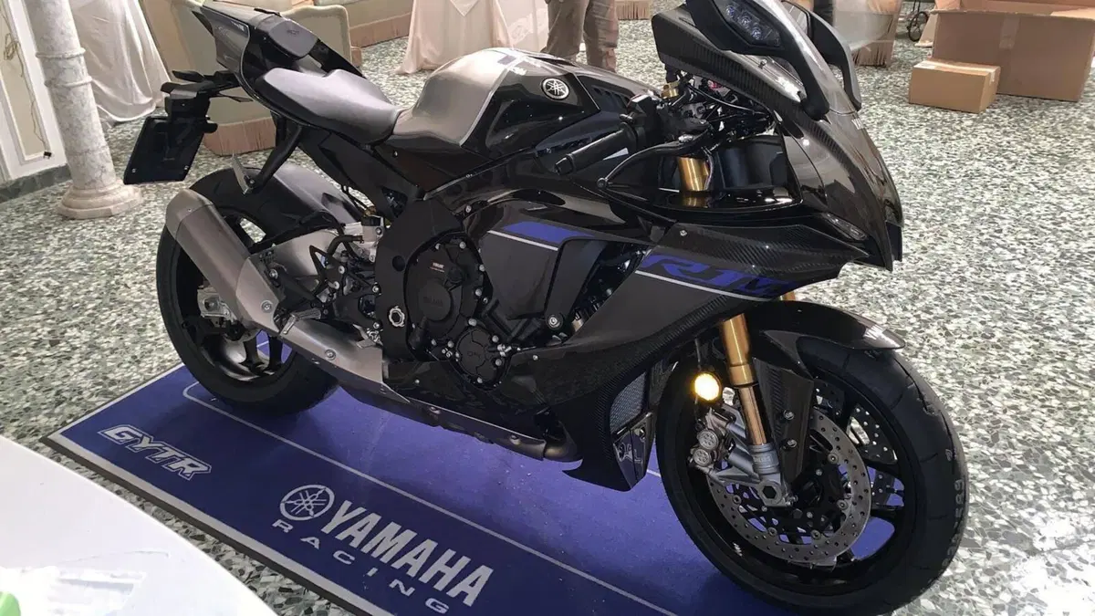 Yamaha YZF R1M (2020 - 25)