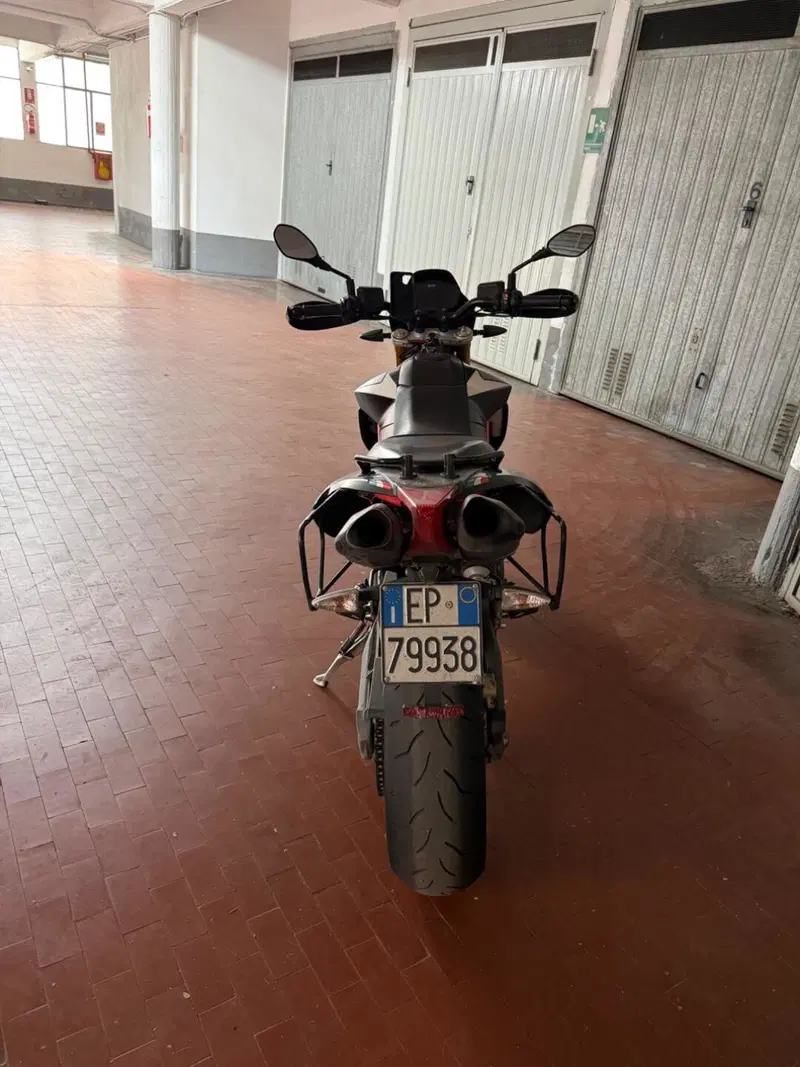 Aprilia Dorsoduro 900 (2017 - 20) (2)