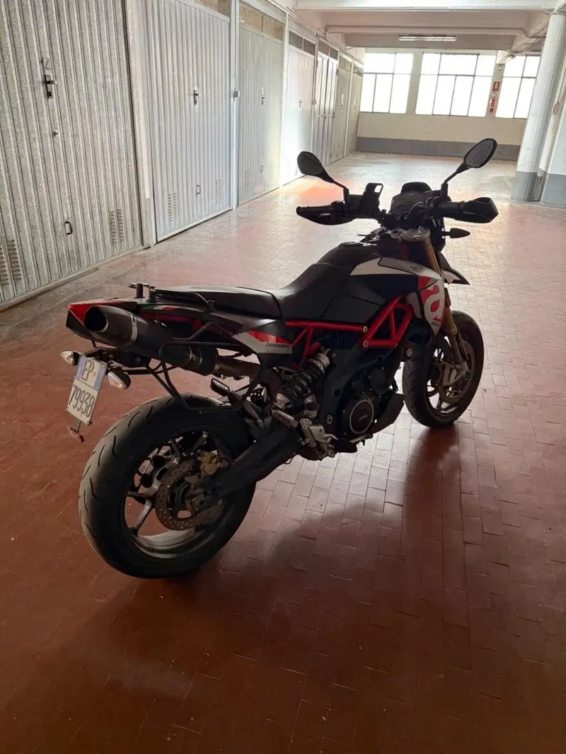 Aprilia Dorsoduro 900 (2017 - 20) (3)