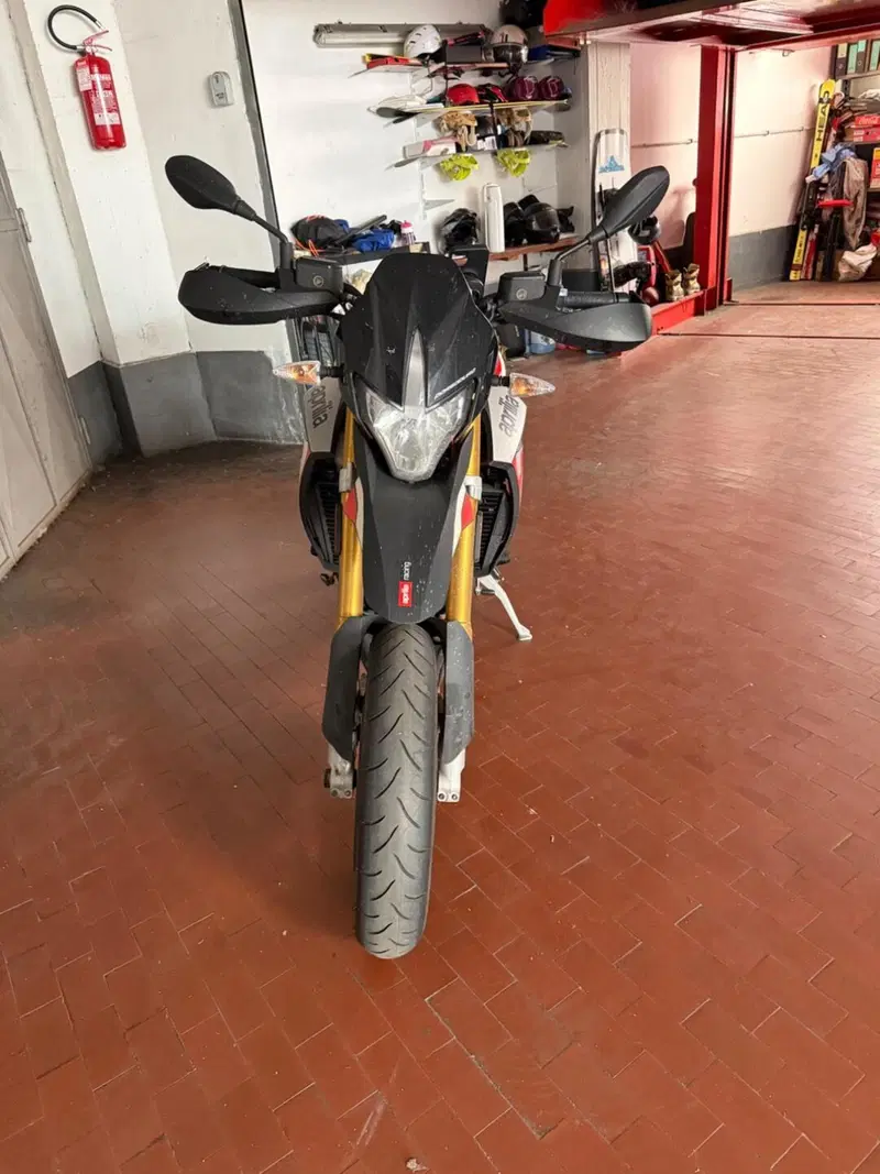 Aprilia Dorsoduro 900 (2017 - 20) (5)