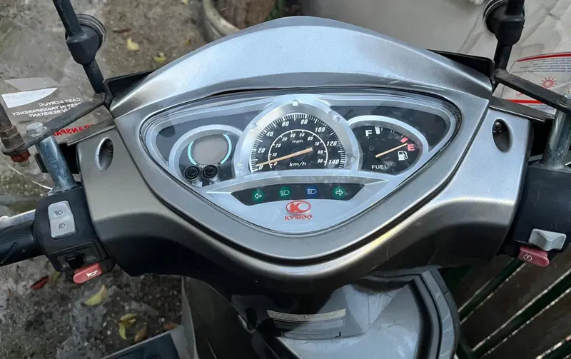 Kymco People 125 S (2005 - 06) (5)