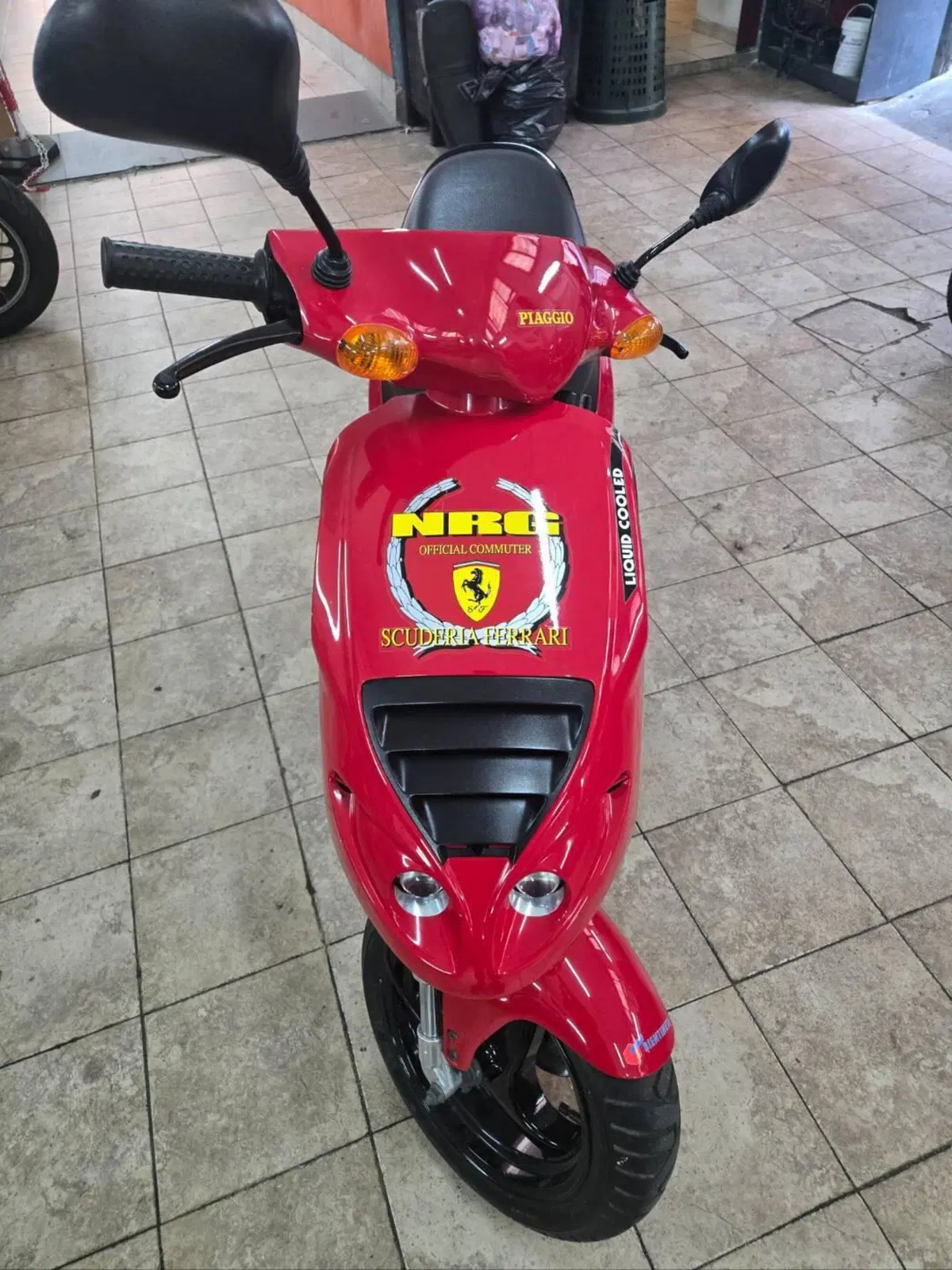Piaggio NRG 50 Ferrari (2)