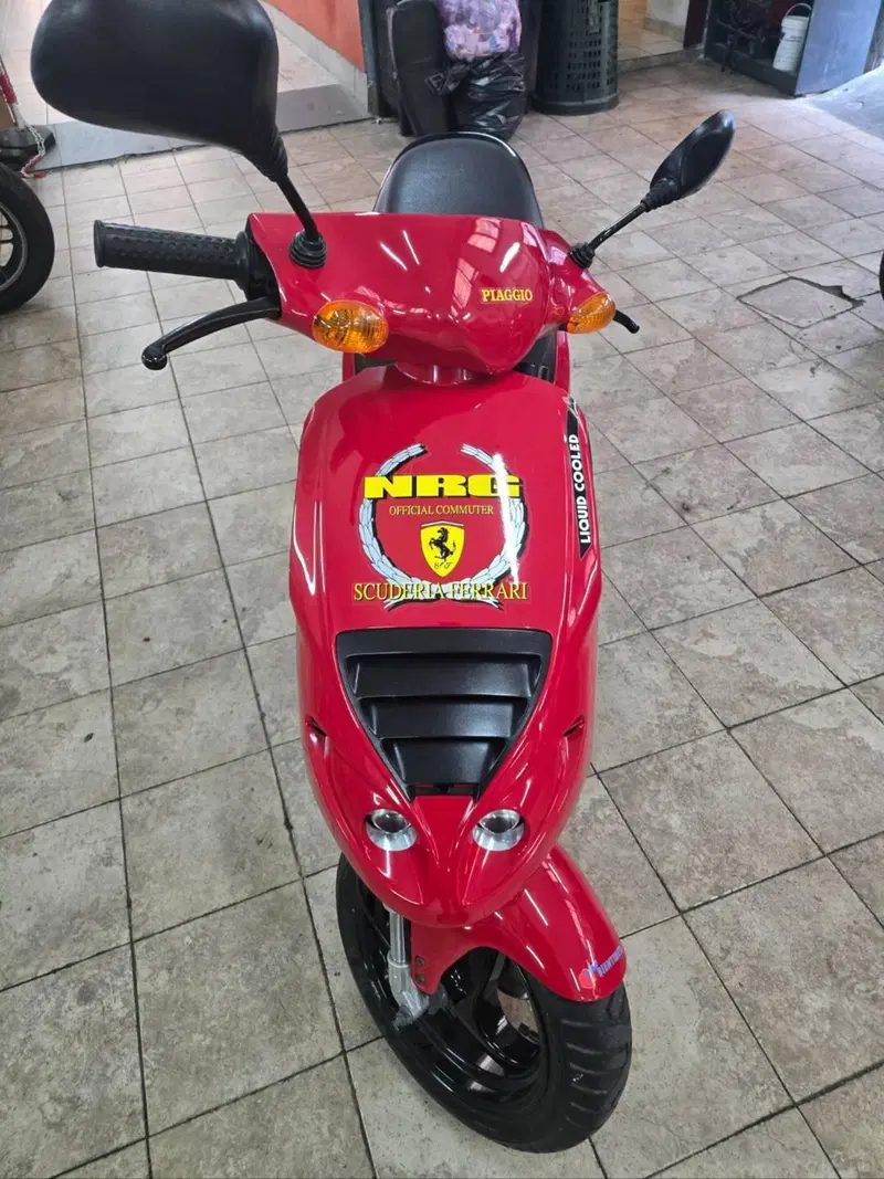 Piaggio NRG 50 Ferrari (2)