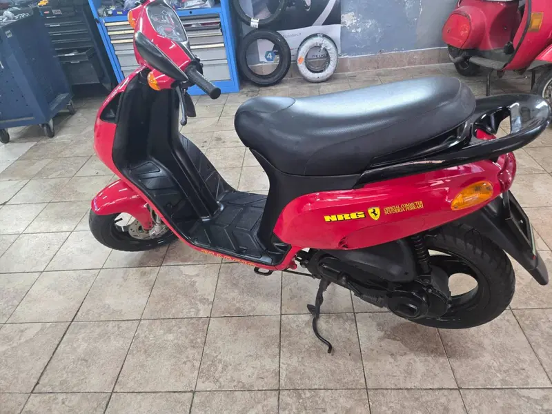 Piaggio NRG 50 Ferrari (4)