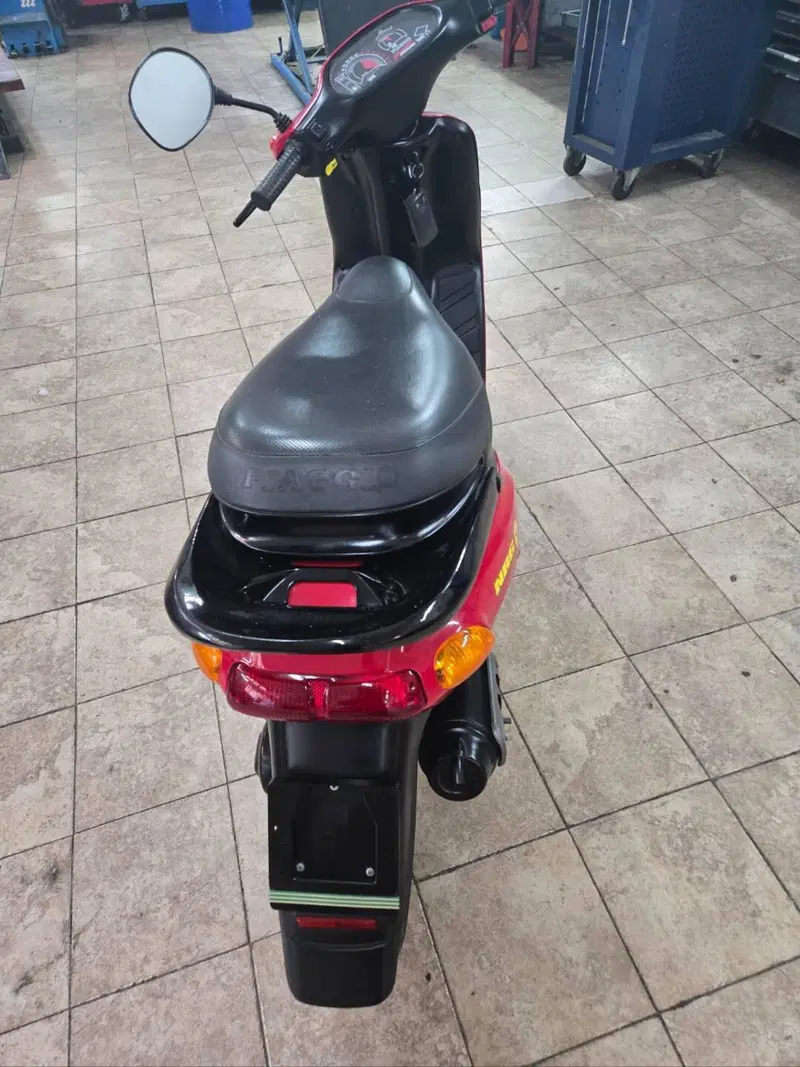 Piaggio NRG 50 Ferrari (5)