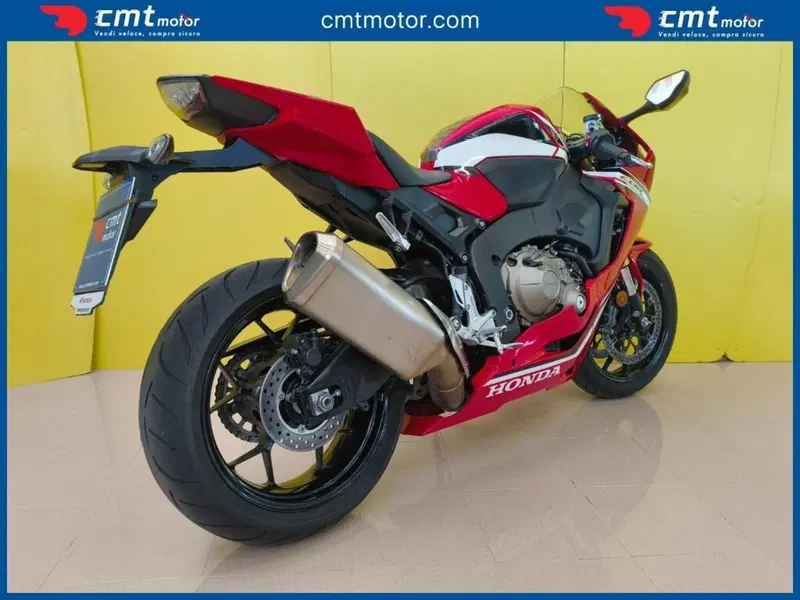 Honda CBR 1000 RR Fireblade (2017 - 19) (4)