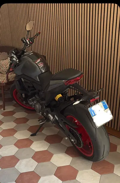 Ducati Monster 937 (2021 - 25) usata
