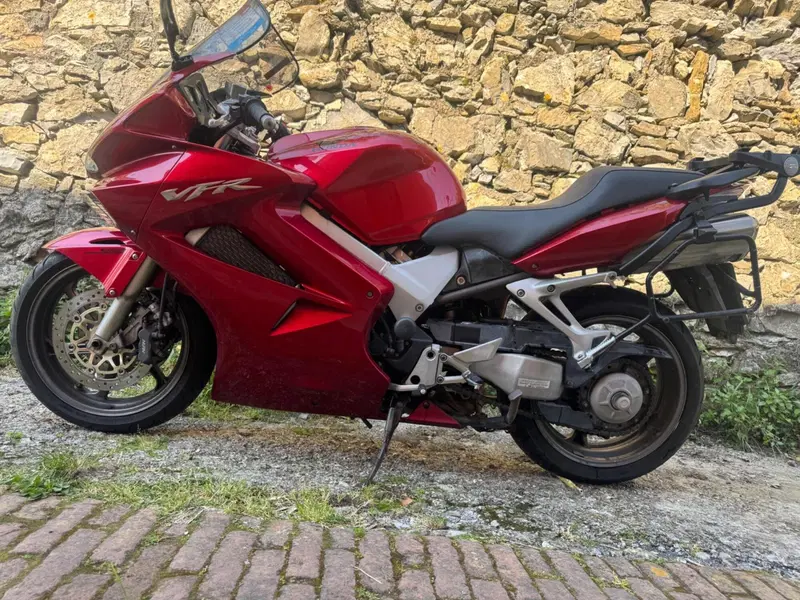 Honda VFR 800 (2002 - 05)