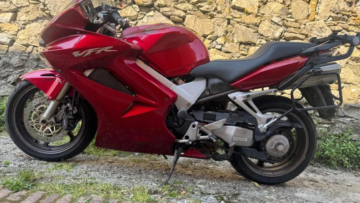 Schwingenschutz Für Honda VFR 800 (2002–2012) – Gabelschutz, Kettenführung, Puffer – Stabil, Aus Gummi, Schwarz