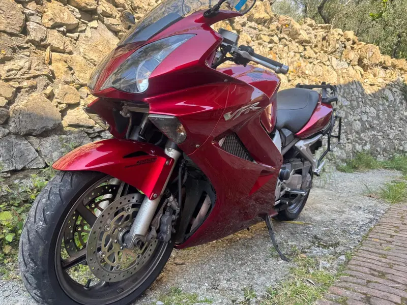 Honda VFR 800 (2002 - 05) (2)