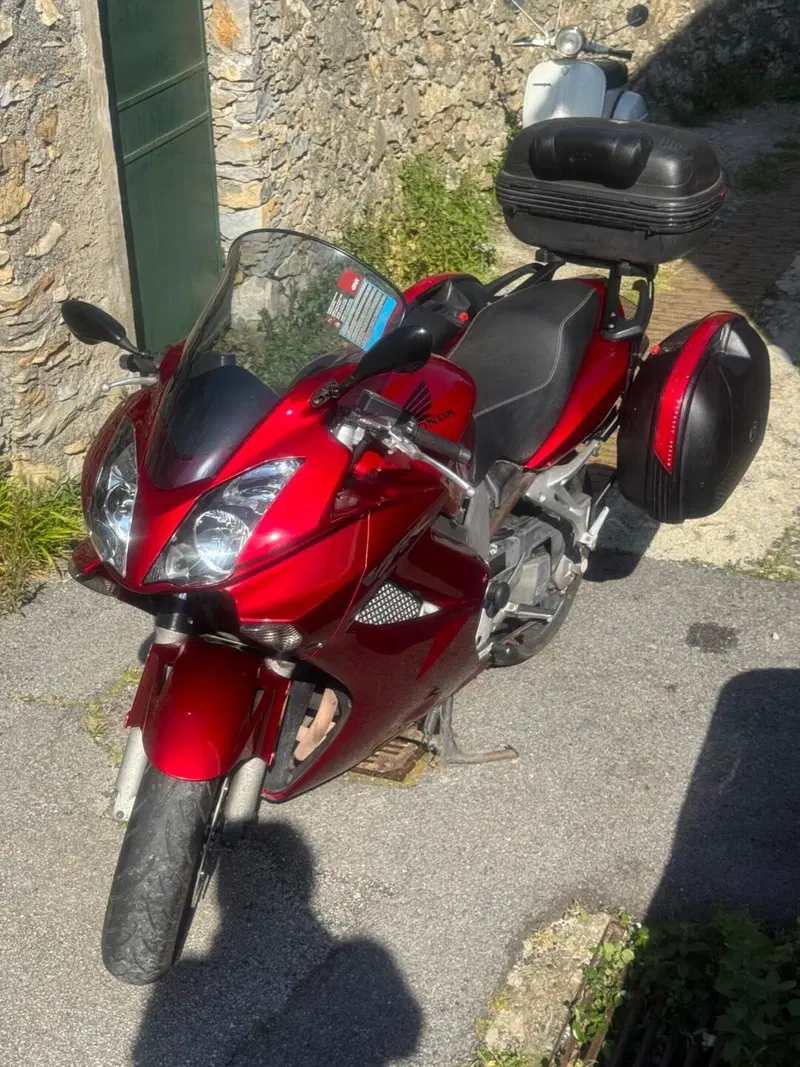 Honda VFR 800 (2002 - 05) (3)