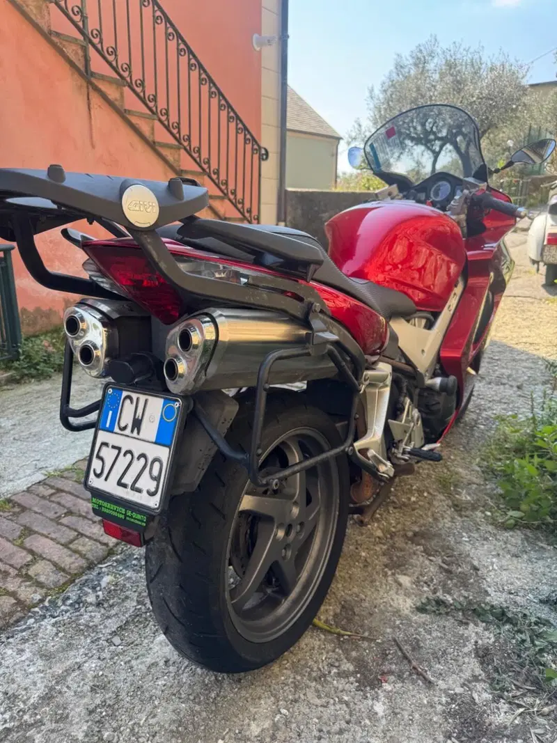 Honda VFR 800 (2002 - 05) (4)