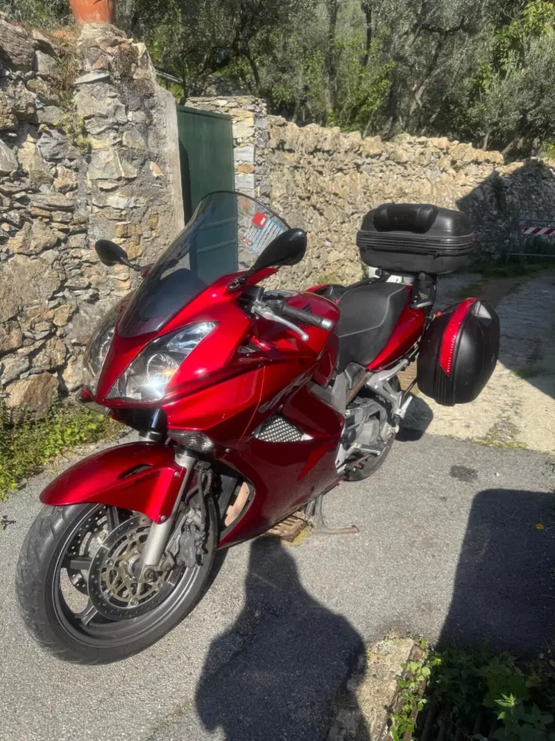 Honda VFR 800 (2002 - 05) (8)