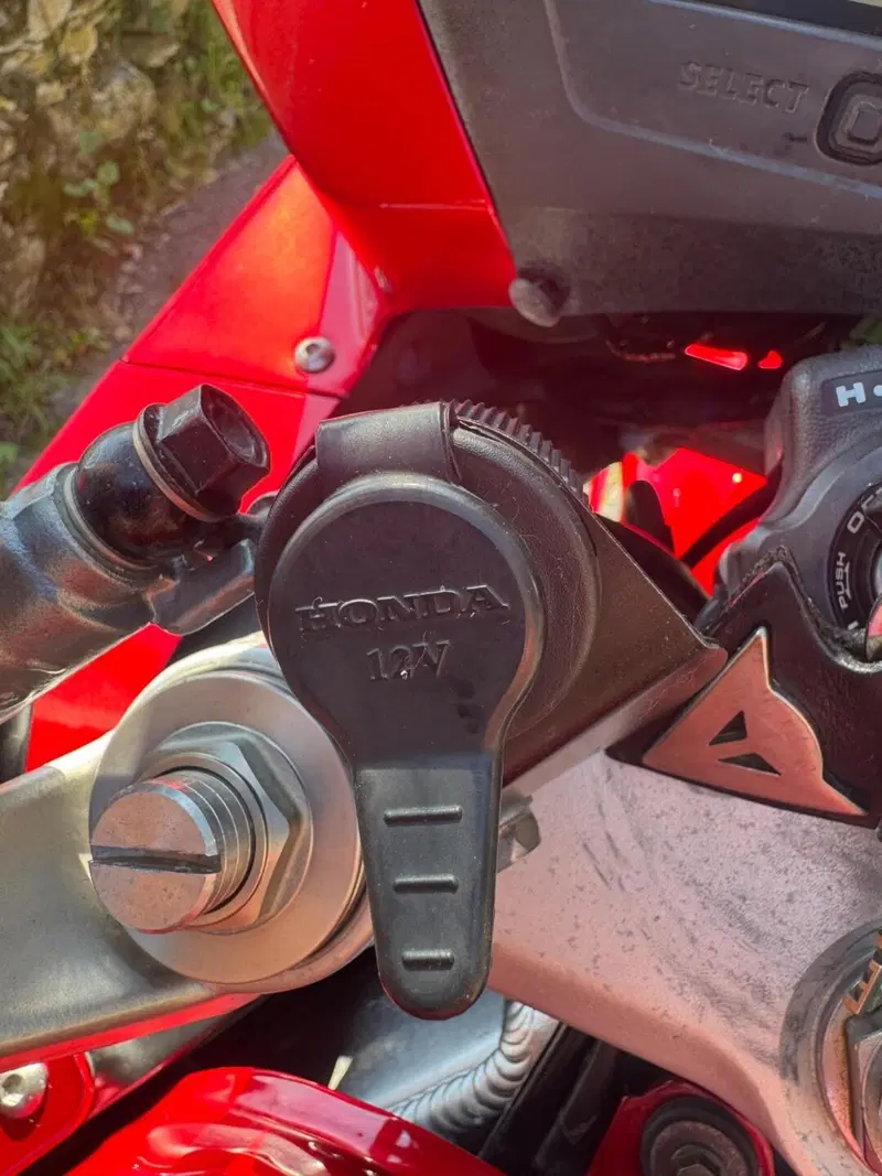 Honda VFR 800 (2002 - 05) (10)