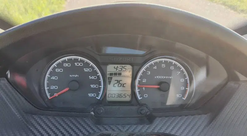 Suzuki Burgman 400 (2025 - 26) (2)