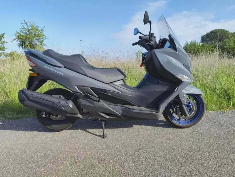 Suzuki Burgman 400 (2025 - 26) (3)