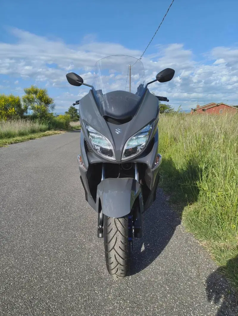 Suzuki Burgman 400 (2025 - 26) (4)