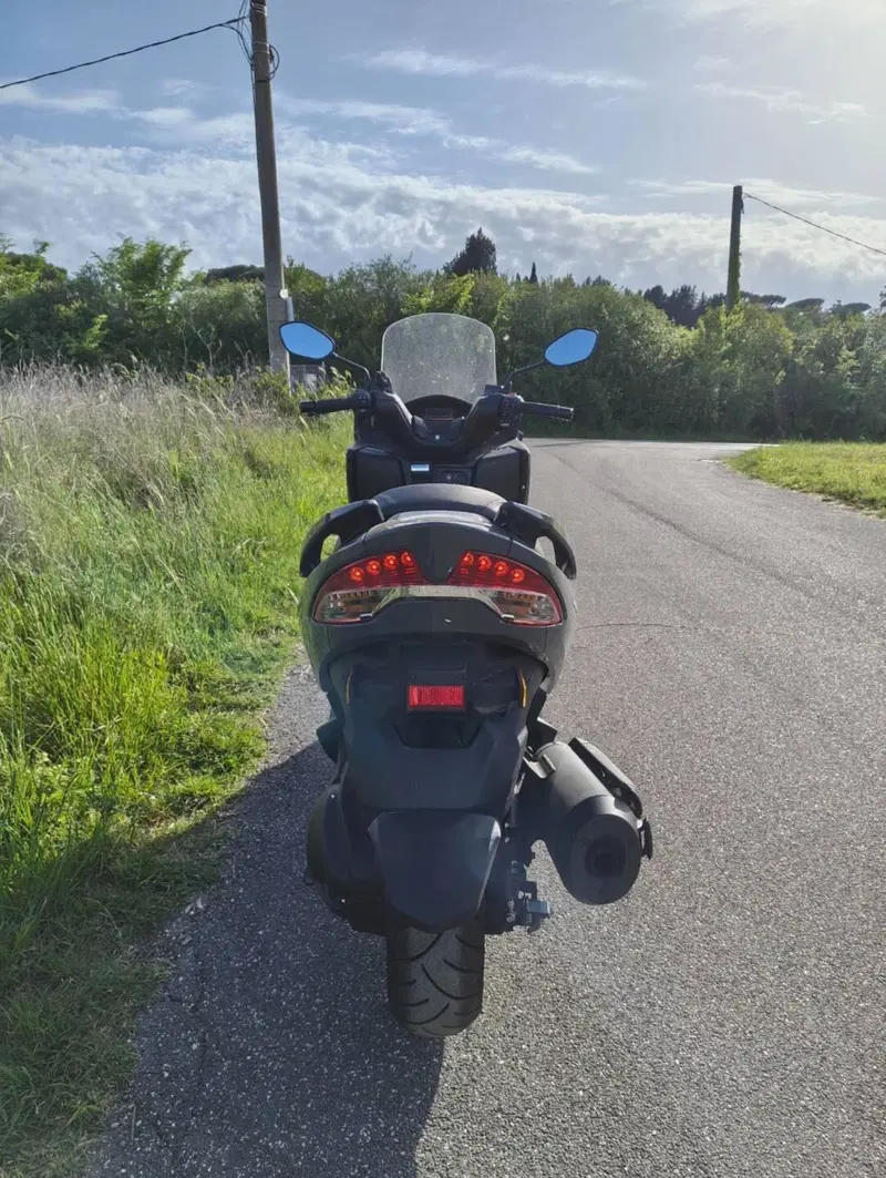 Suzuki Burgman 400 (2025 - 26) (5)