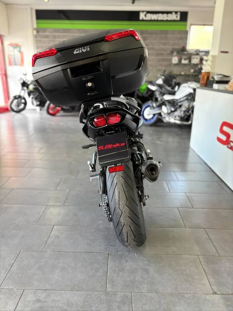 Yamaha Fazer 8 (2010 - 16) (4)