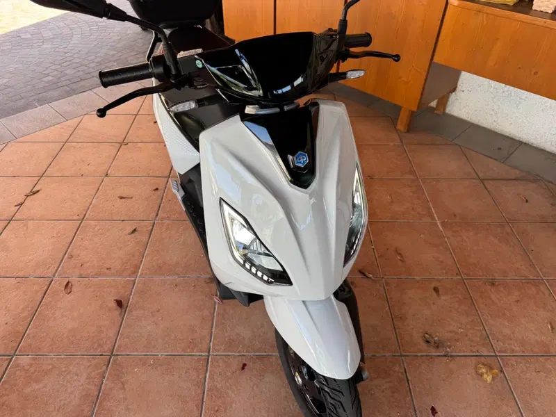 Piaggio 1 Active (2022 - 26) (2)