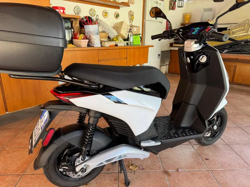 Piaggio 1 Active (2022 - 26) (3)