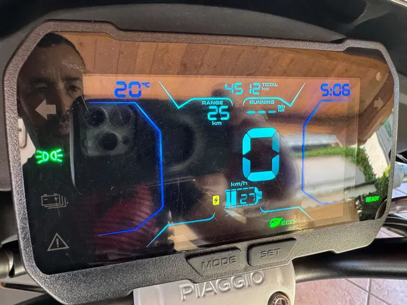 Piaggio 1 Active (2022 - 26) (7)