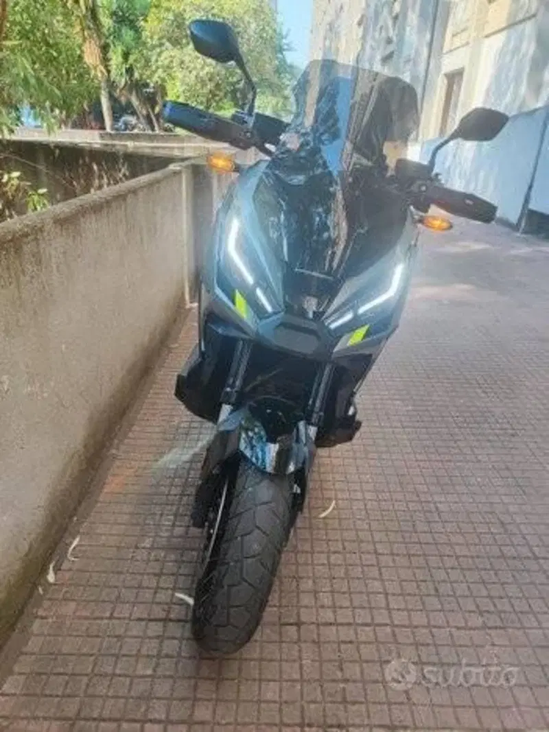 Honda X-ADV 750 DCT Travel (2021 - 24) (4)