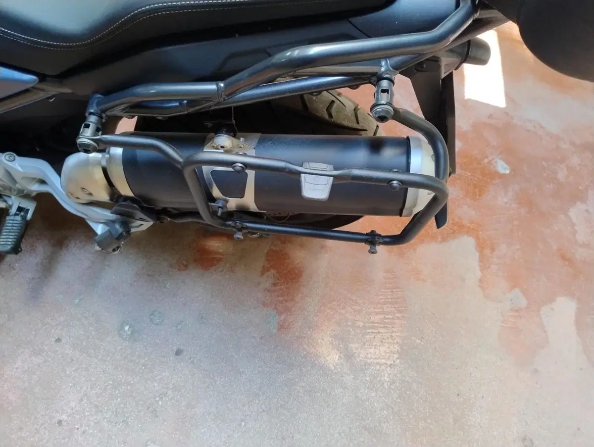 Moto Guzzi V85 TT (2019 - 20) (2)