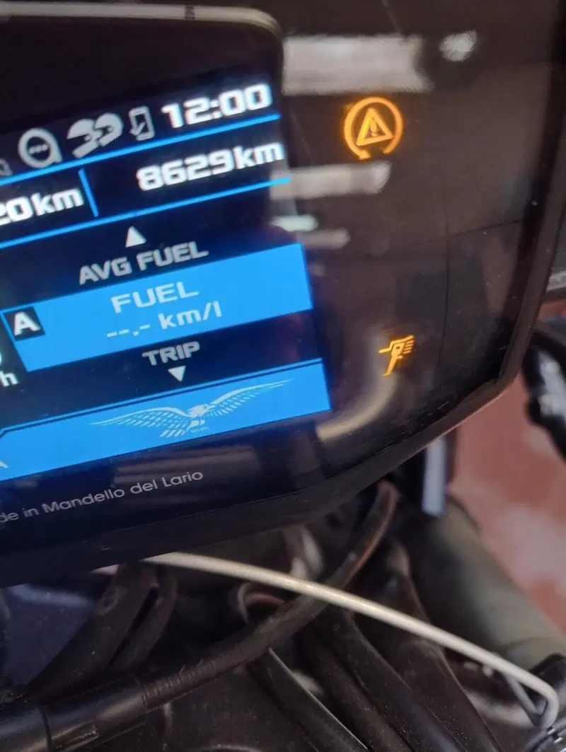 Moto Guzzi V85 TT (2019 - 20) (3)