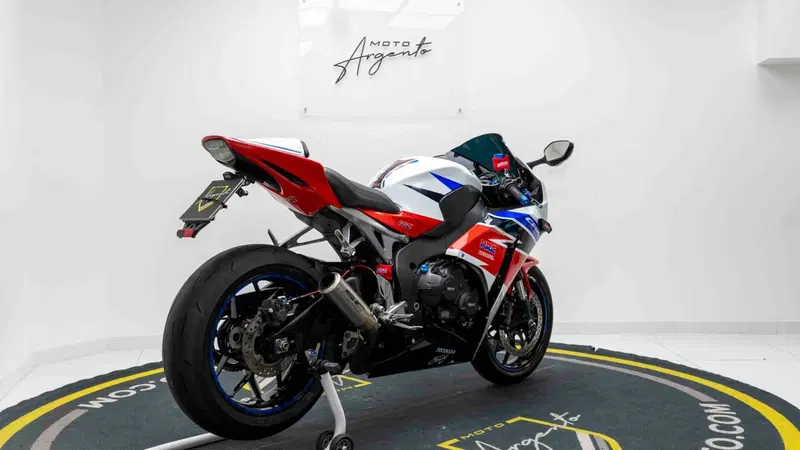 Honda CBR 1000 RR Fireblade (2012 - 16) (3)