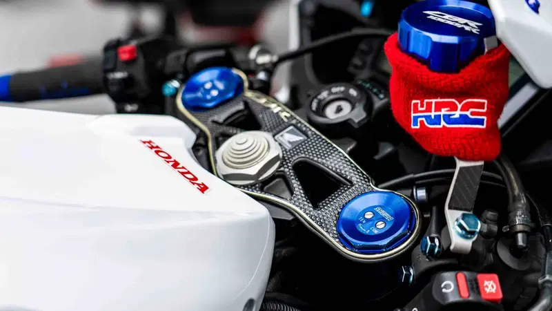 Honda CBR 1000 RR Fireblade (2012 - 16) (13)