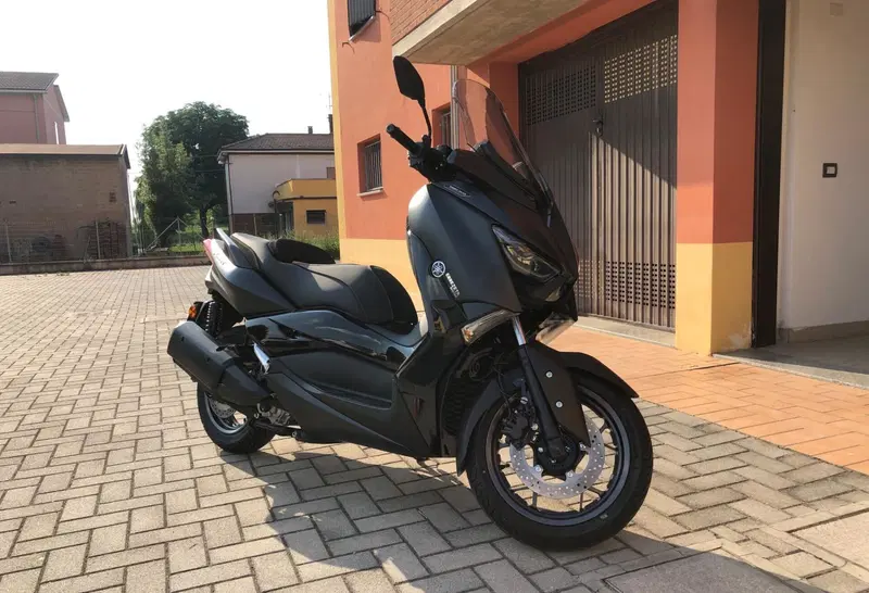 Yamaha X-Max 300 Iron Max (2019 - 20) (2)