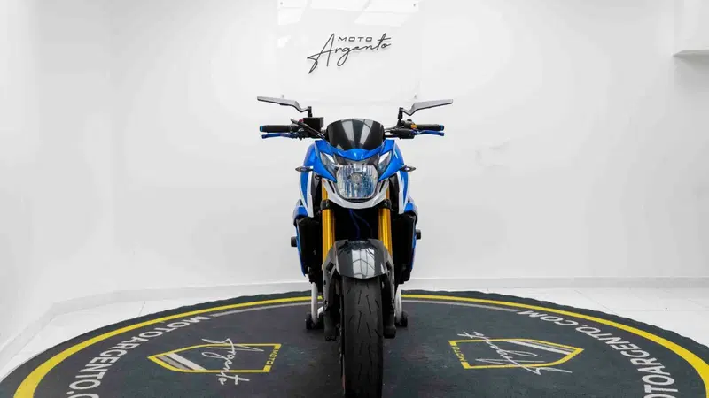 Suzuki GSR 750 (2010 - 15) (7)