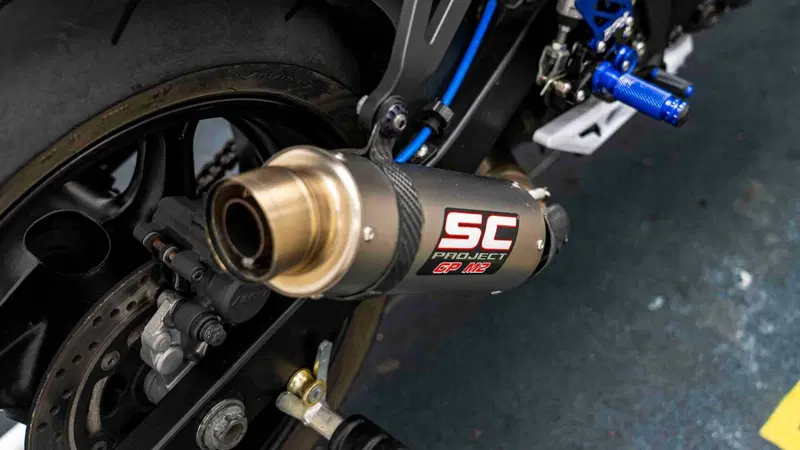 Suzuki GSR 750 (2010 - 15) (15)