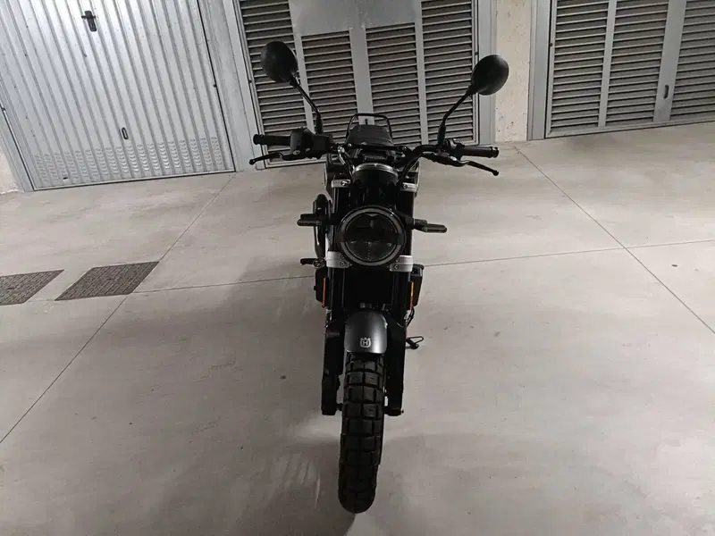 Husqvarna Svartpilen 401 (2020) (4)