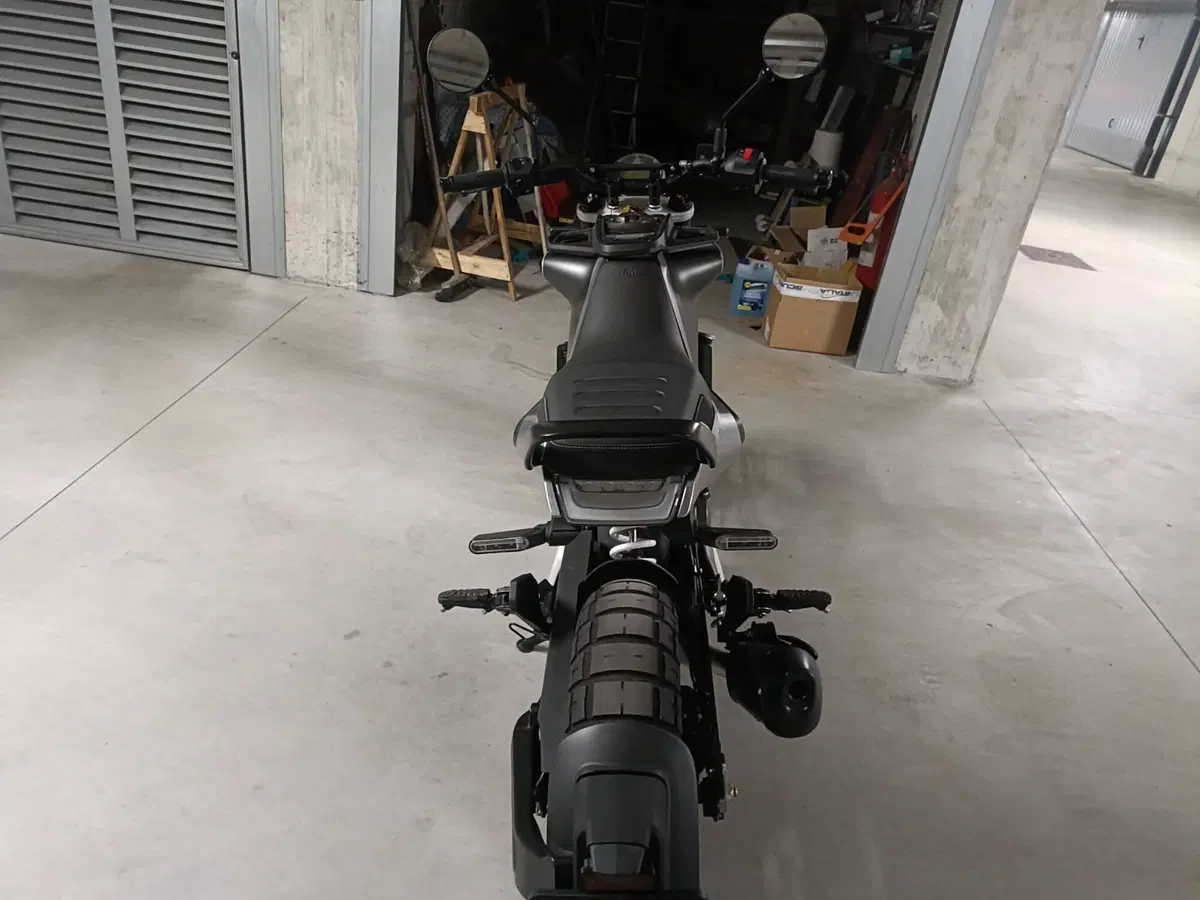 Husqvarna Svartpilen 401 (2020) (5)