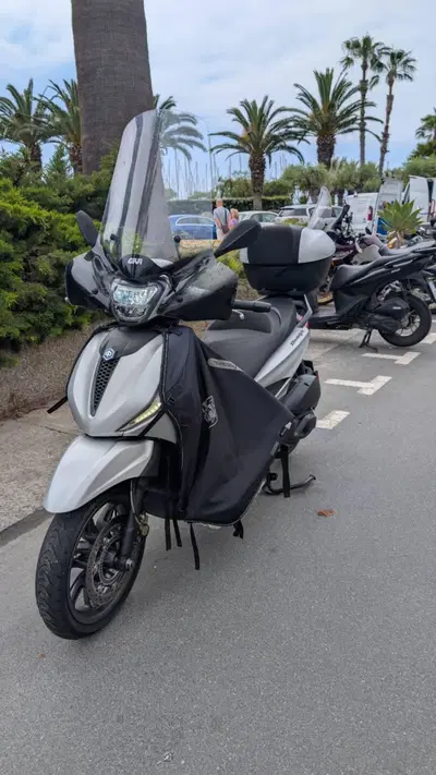 Piaggio Beverly 300 ABS-ASR (2021 - 25) usata