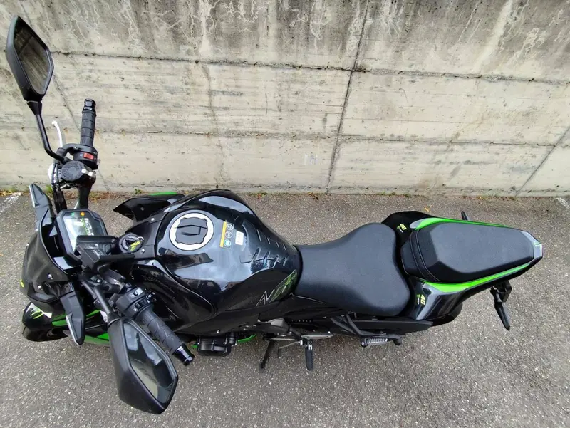 Kawasaki Z 900 SE (2022 - 24) (4)