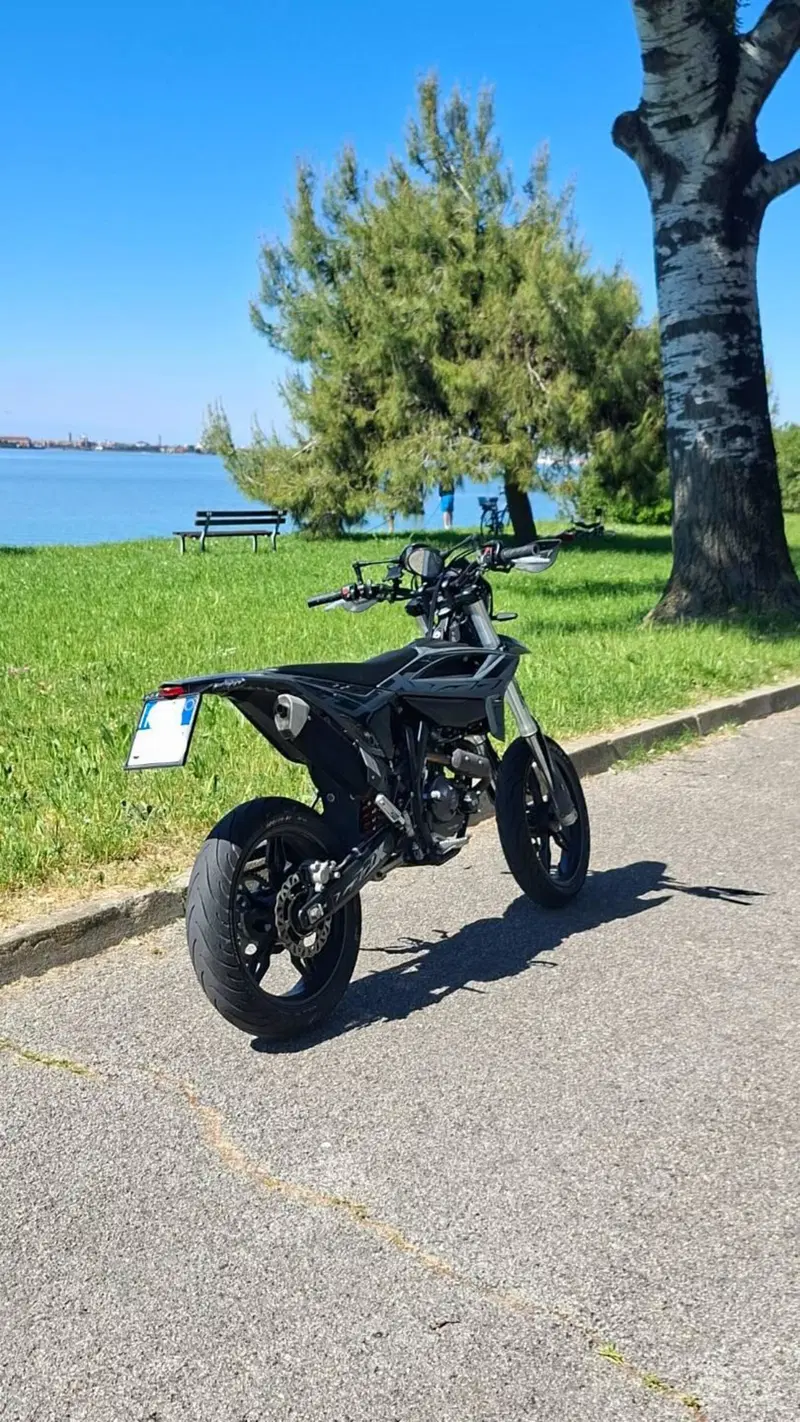 Betamotor RR 125 4T Motard T - X Special Edition (2025 - 26) (6)