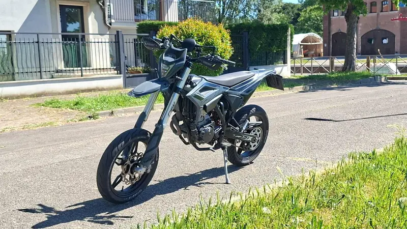 Betamotor RR 125 4T Motard T - X Special Edition (2025 - 26) (3)
